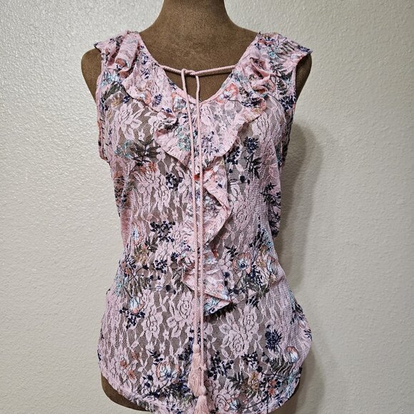 No Boundaries Tops - Pink Floral Lace Ruffle Top – No Boundaries Size Medium (Fits Small/Medium)